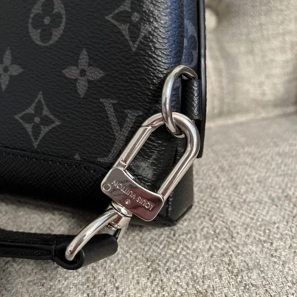 Authentic Louis Vuitton Duo Sling Bag Taigarama Black Monogram - Picture 7 of 11